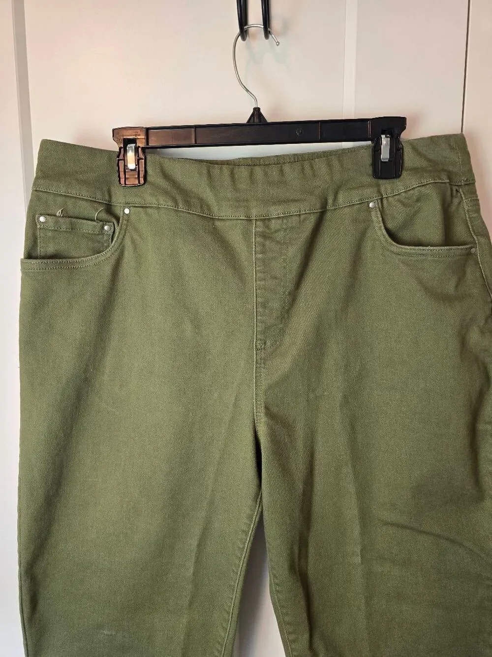 Blair Capris Olive Green Sz 18P